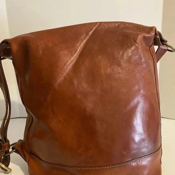 I Medici brown distressed leather shoulder bag - Picture 11 of 14